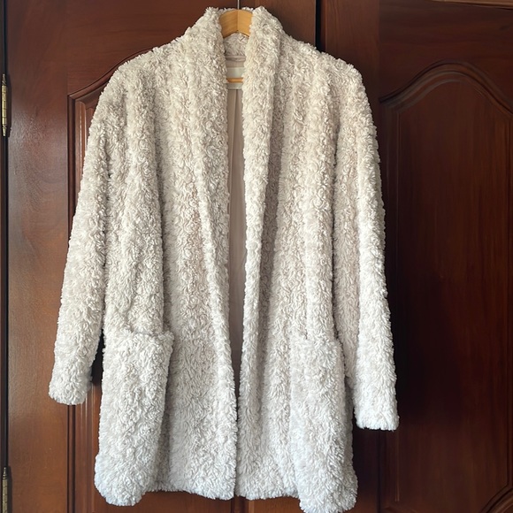 Wilfred free plush coat | Size L 🤍 - Picture 3 of 12